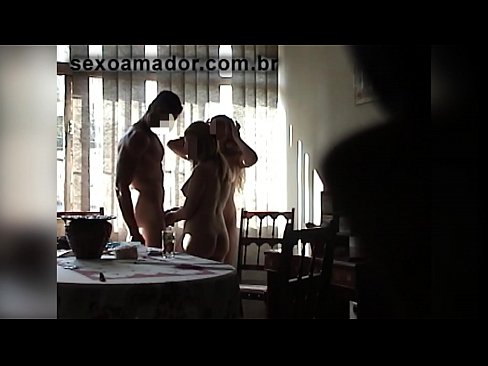 ❤️ Los amigos del sexo invitan a un hombre gigante y a un trío con él ☑ Video de sexo de calidad en es.pornochaturbate.ru ❌️