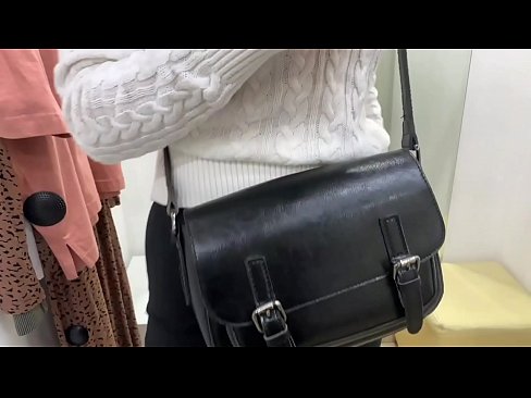 ❤️ Masturbación pública de la joven zorra FeralBerry con un consolador en el probador ☑ Video de sexo de calidad en es.pornochaturbate.ru ❌️